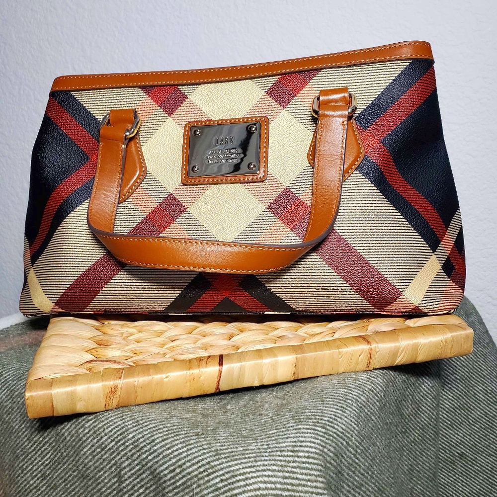 Brand New Daks London Leather Handbag